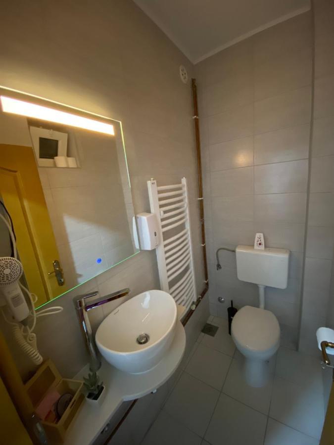 Deluxe Apartment Tuzla Exterior photo