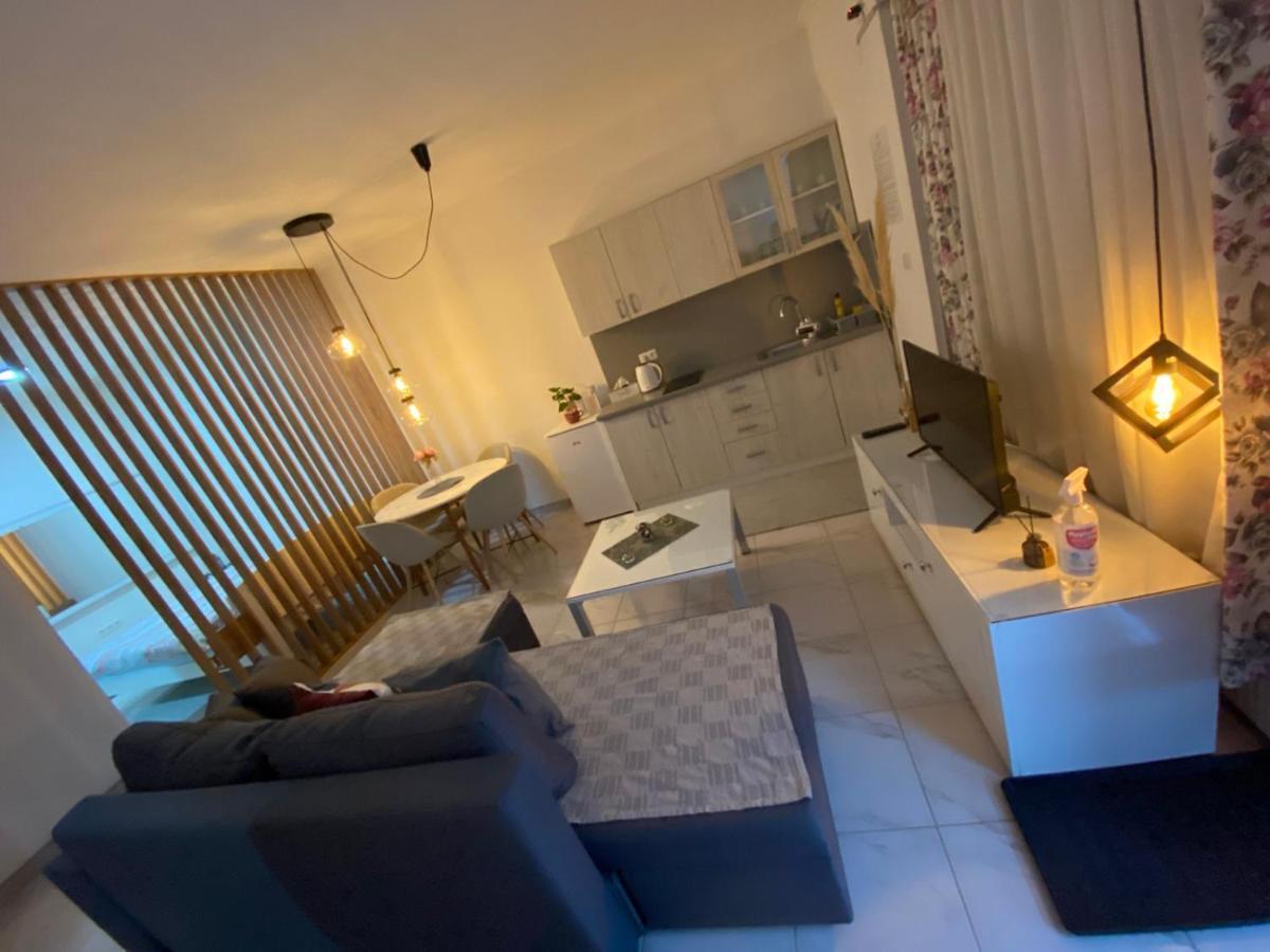 Deluxe Apartment Tuzla Exterior photo